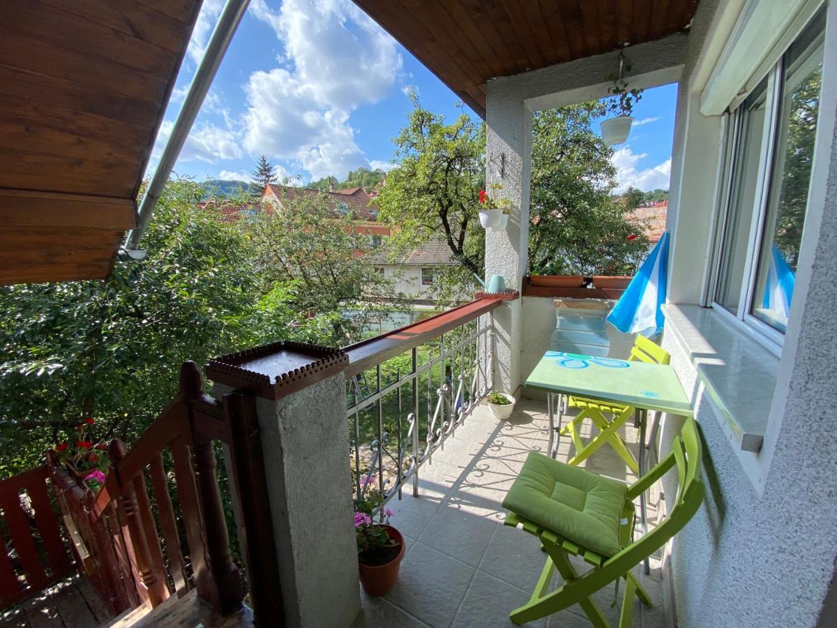 Rose'S Oldtown Apartment Брашов Екстериор снимка