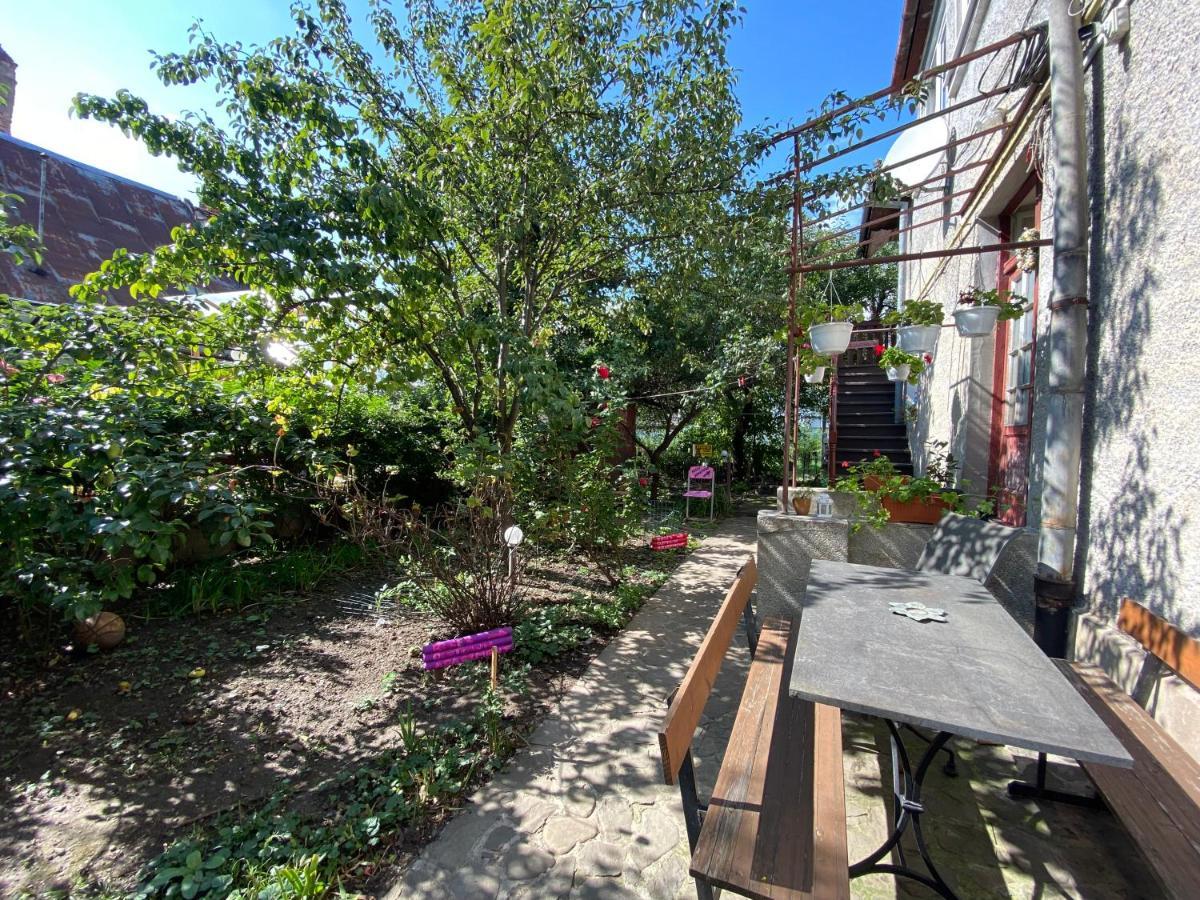 Rose'S Oldtown Apartment Брашов Екстериор снимка