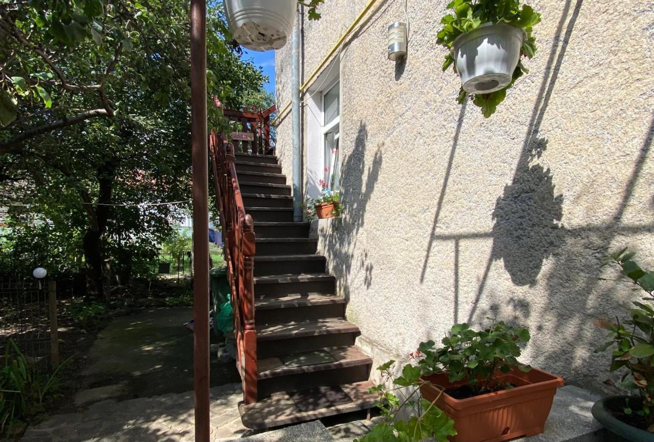 Rose'S Oldtown Apartment Брашов Екстериор снимка