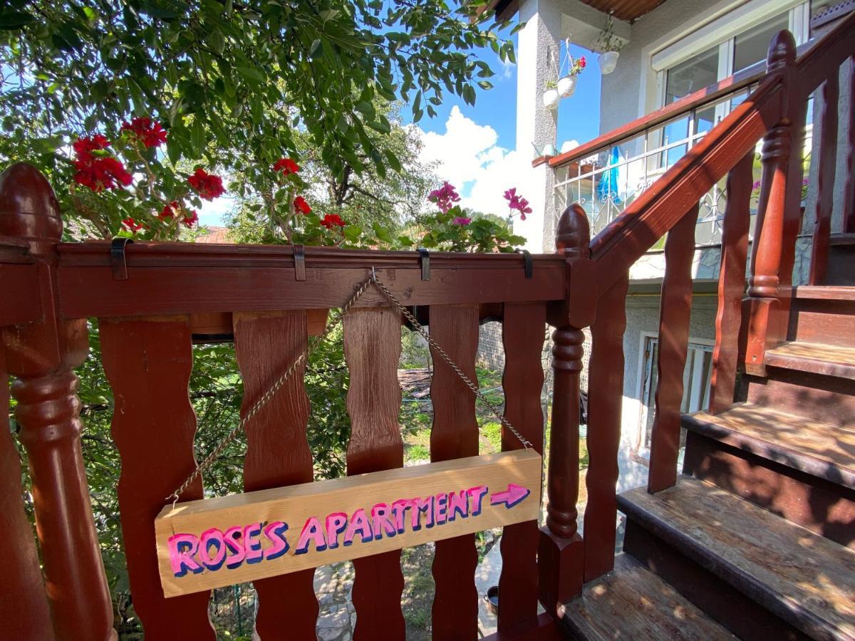 Rose'S Oldtown Apartment Брашов Екстериор снимка